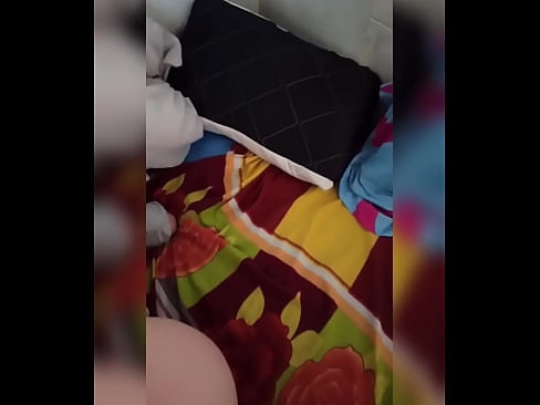 ❤️ Moja sostanovalka ostane sama doma, ker gre njen mož na počitnice, jaz pa izkoristim priložnost, da jo pofukam in ji napolnim rit z mlekom ️❌ Domače porniče pri nas ❤